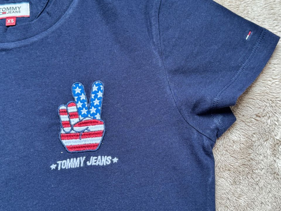 ❤️ Gr. XS - Tommy Hilfiger, T-Shirt, blau, gesticktes Logo in Coesfeld
