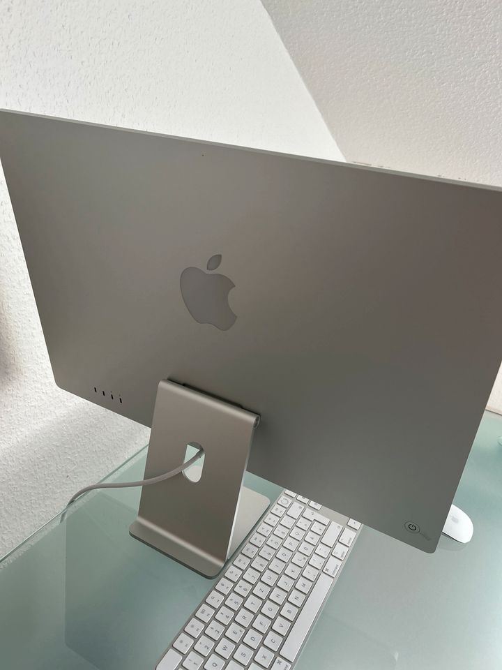 iMac 24“ Silber 4.5K Retina Display M1 8-Core CPU in Meckenheim