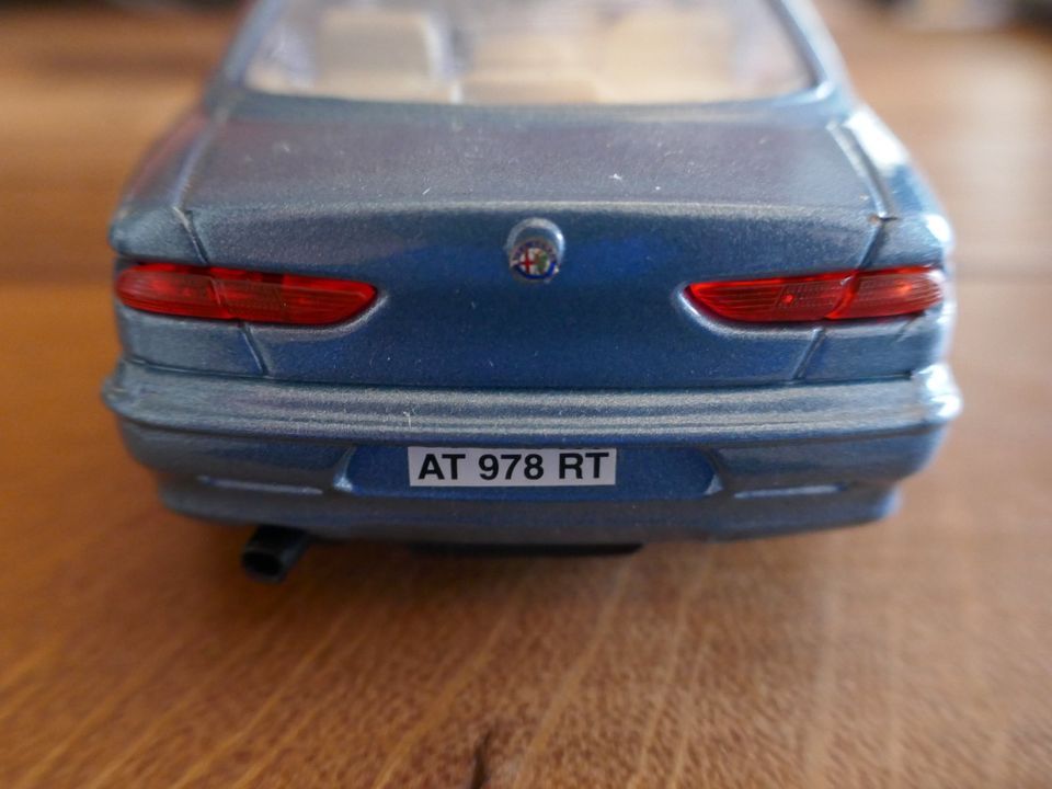 Modellauto burago Alfa Romeo 156 1:24 Made in Italy Modellbau in Offenbach