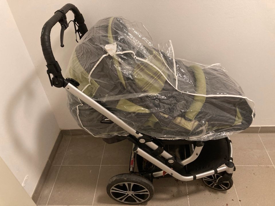 Gesslein F6 Air+ Kinderwagen zsm. mit Babyschale + Base fürs Auto in München