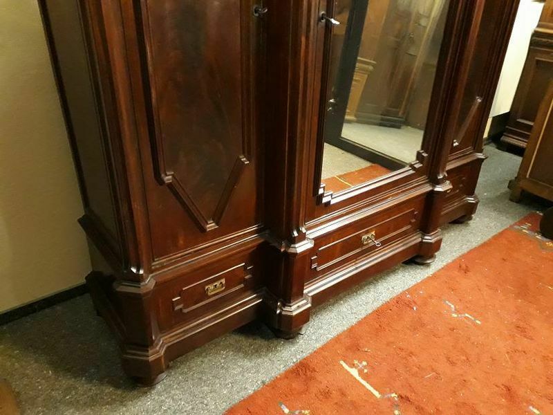 Gigantischer Biedermeier Schrank in Traben-Trarbach