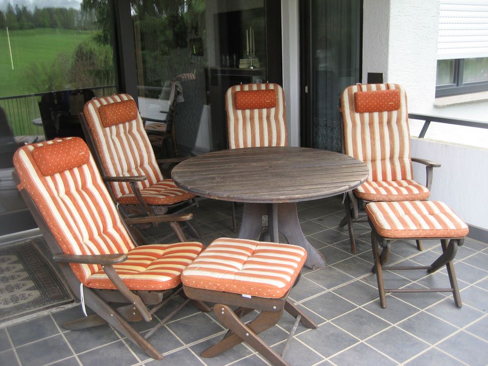 Stabile Balkon/Garten-Holzgarnitur, 7-teilig, wetterbeständig in Villingen-Schwenningen