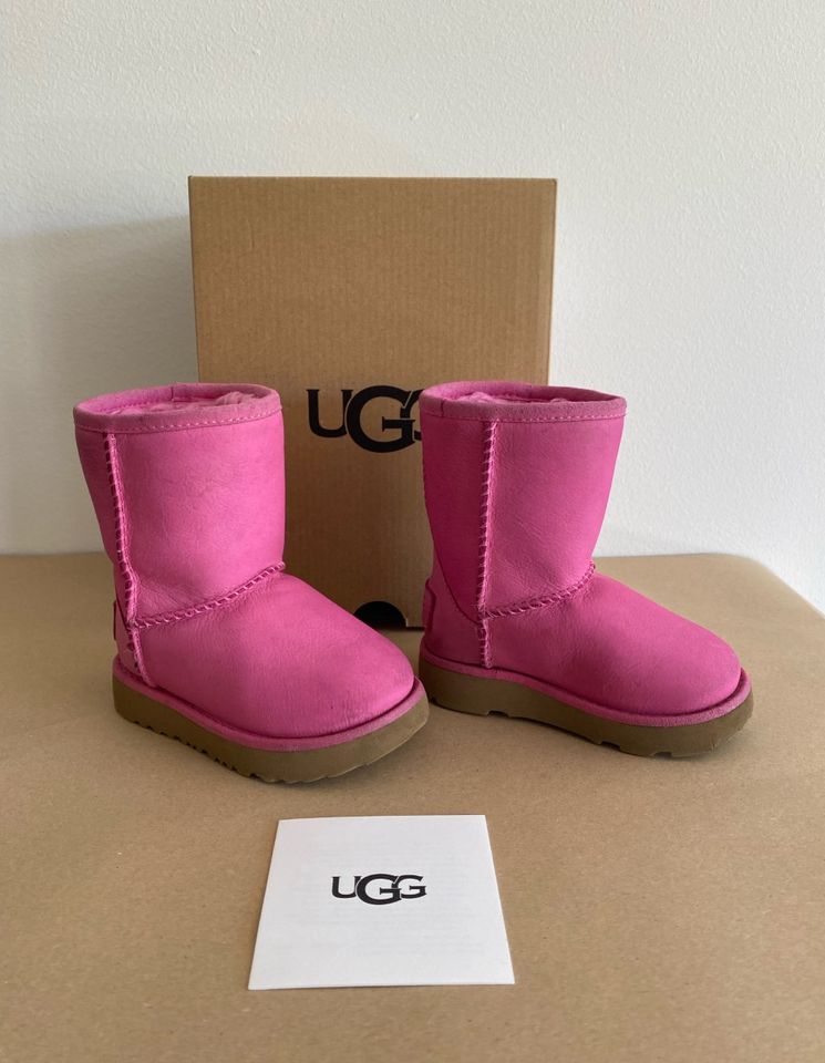 Original UGG Kids Classic Stiefel Pink Gr. 22 in Berlin