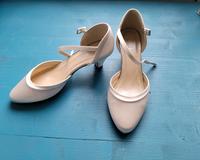 Brautschuhe Rainbow Letty 38 Ivory weiß Satin Pumps Niedersachsen - Berne Vorschau