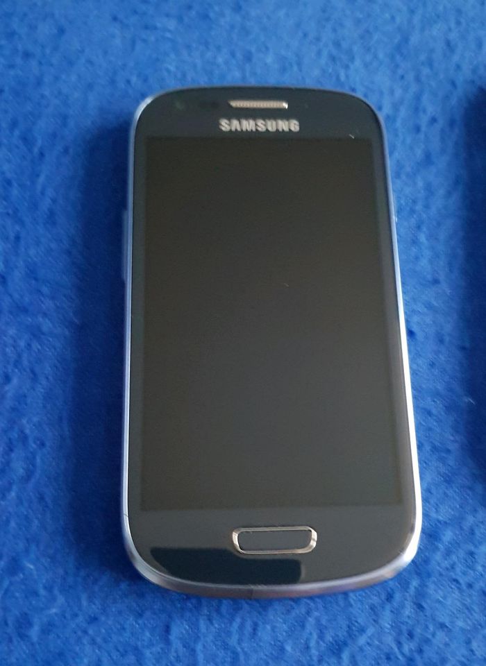 * Samsung Galaxy  S 3 Mini Handy * mit Zubehör !!! in Ellerau 