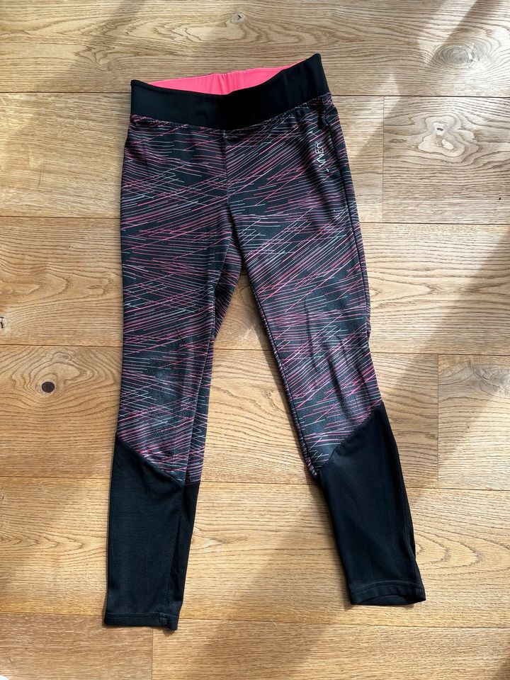 Sporthose Leggings Gr.140 jigga in Hamburg