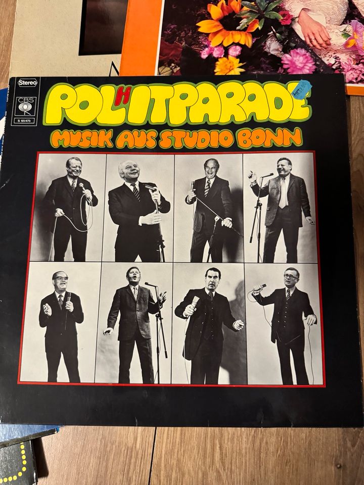 8 Schallplatten (u.a. Torfrock, spiel mir das Lied vom Tod) in Sauensiek