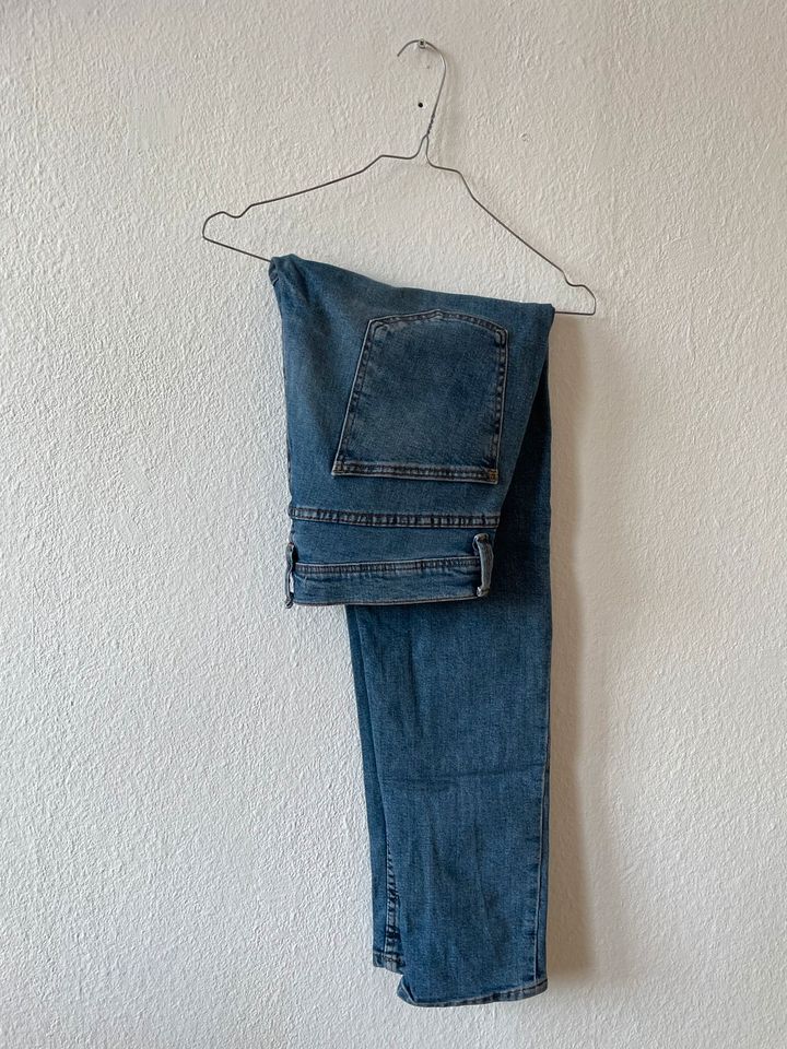 Jeans blau in Stuttgart