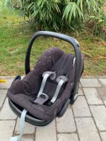 Maxi Cosi Pebble mit Isofix Station, neuem Bezug und Spielzeug Hessen - Kronberg im Taunus Vorschau