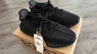 Adidas Yeezy Boost 350 V2 onyx us 10,5 eu 44 2/3 Nordrhein-Westfalen - Hürtgenwald Vorschau