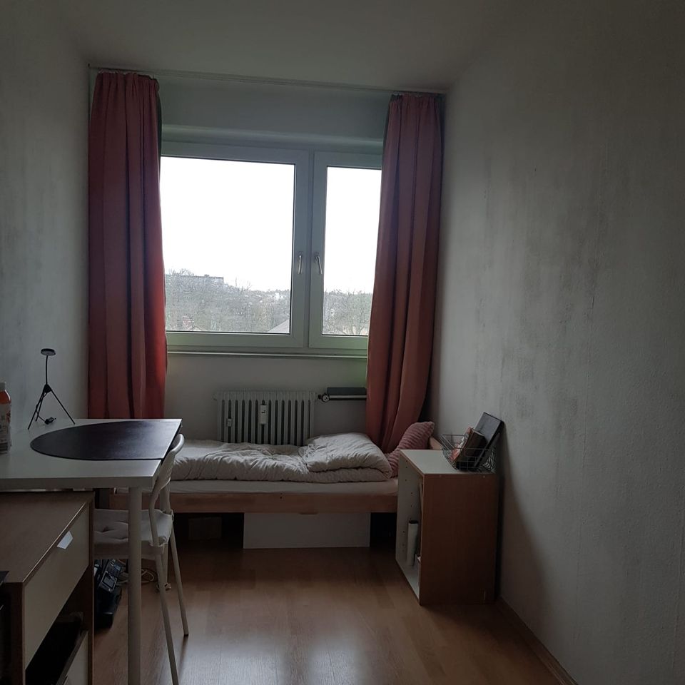 Provisionsfrei 4-Zi.-Wohnung mit Balkon in Humboldt/Gremberg Köln in Köln