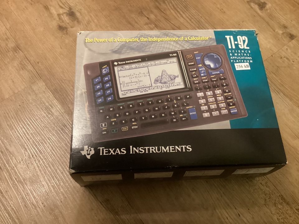 Texas Instruments TI 92, Taschenrechner programmierbar in Pfaffenhofen a. d. Roth