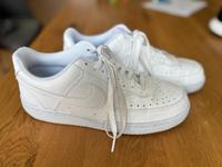 Sneaker Nike, weiß. 40,5, Nike W Court Vision Low Next, neuwertig Bayern - Penzing Vorschau