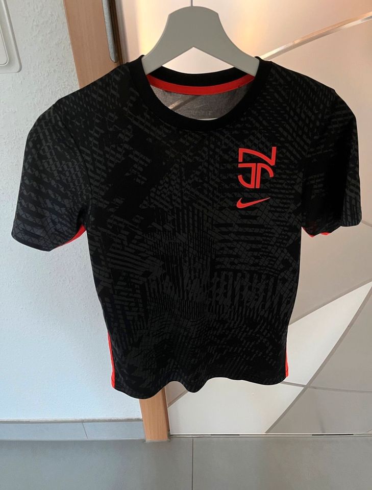 Nike Neymar Trikot, Größe L ( 147-158 cm) in Weilerbach