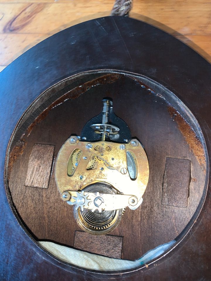 Wanduhr Alte Uhr Antike Uhr in Klein Barkau