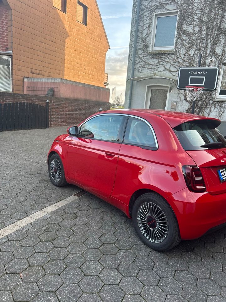 Fiat 500 Elektro RED Edition Cityflitzer in Waltrop