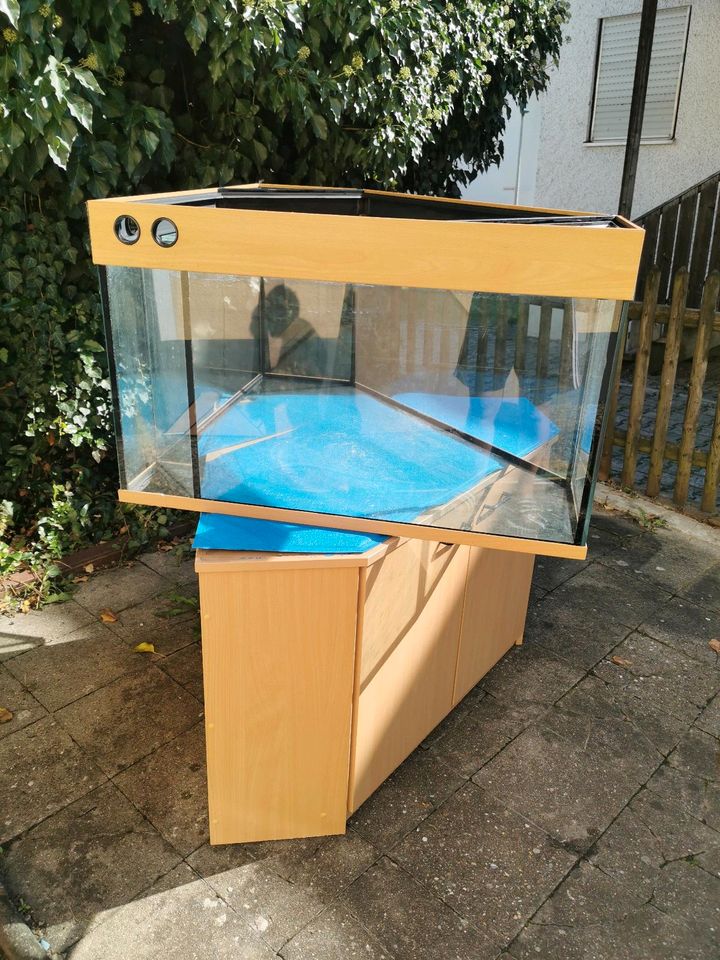 Aquarium /eckig gebraucht mit Unterschrank in Schwandorf