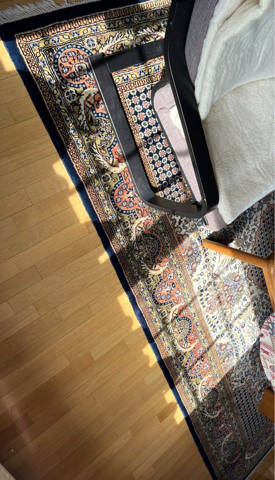 Verschiedene alte Teppiche in Unnau