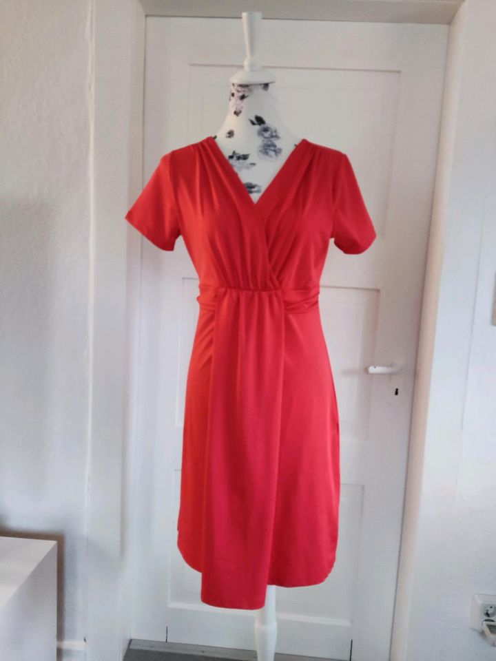 Kleid Maite Kelly Gr. 36-38, Cocktailkleid in Steinen