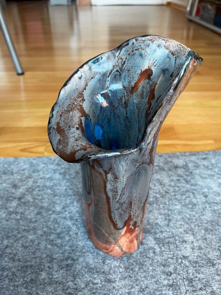 Kunstobjekt Vase getöpfert Einzelstück in Köln