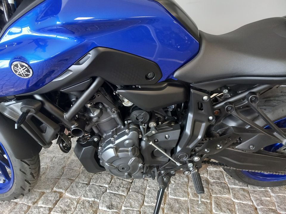 Yamaha MT07, Icon Blue, wenig Kilometer, Spiegel, kurzer KZH in Malchin