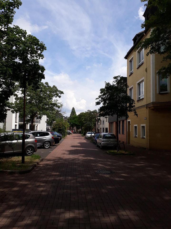 °°° Sehr schöne, helle, große 2-Zimmer-DG-Wohnung °°° in Duisburg