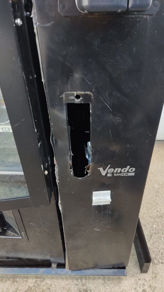 Automaten Reparatur Vandalismus Schäden Snackautomaten in Lübeck