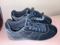 Turnschuhe Blau Gr 39 wie Neu Samtbezug Niedersachsen - Lüneburg Vorschau