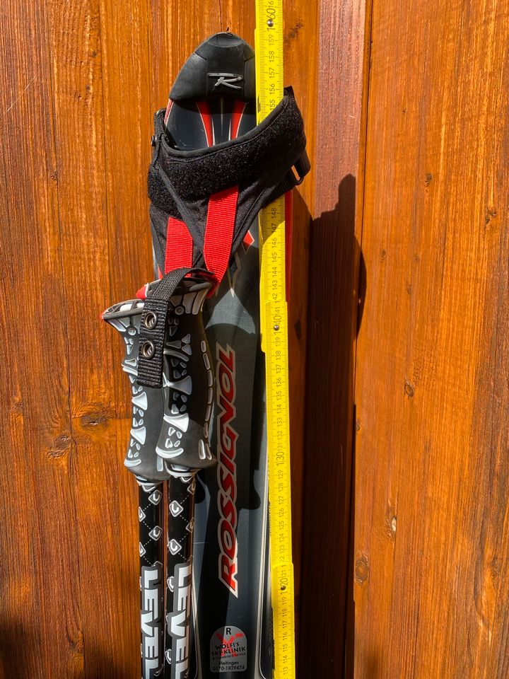 Rossignol Ski mit Skistöcken und 2 Paar Skistiefel Größe 38 und 4 in Thierhaupten