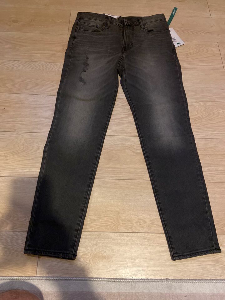 Tapered Schwarze Herren Jeans *Neu* in Stolberg (Rhld)