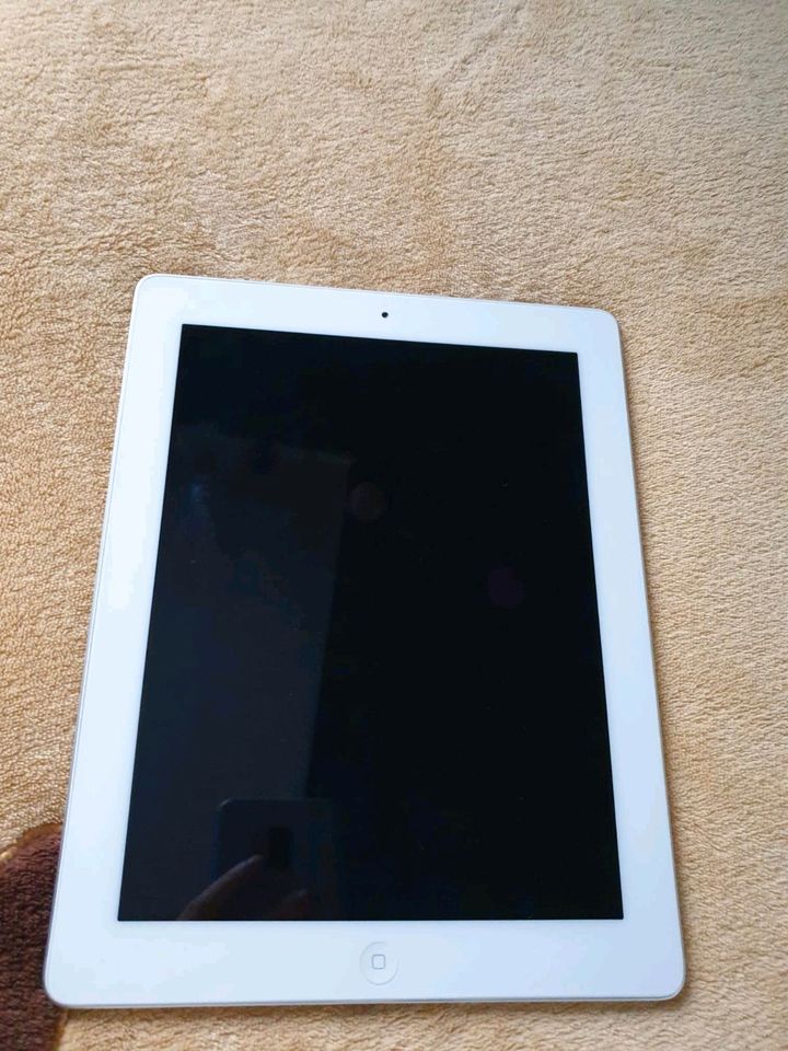 " Apple iPad 2.Generation,  mit Schutzhülle " in Agethorst