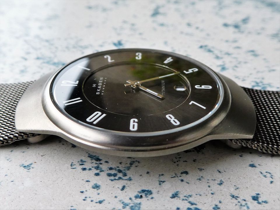 Skagen Damenuhr Titanium anthrazit - TOP-Zustand - in Mühlheim am Main