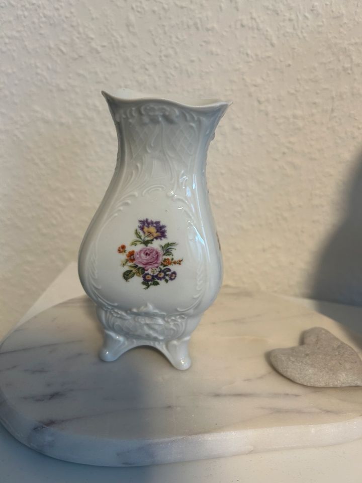 Unterweissbach 1882 GDR vase Porzellan weiß Blumen Deko in Eckernförde
