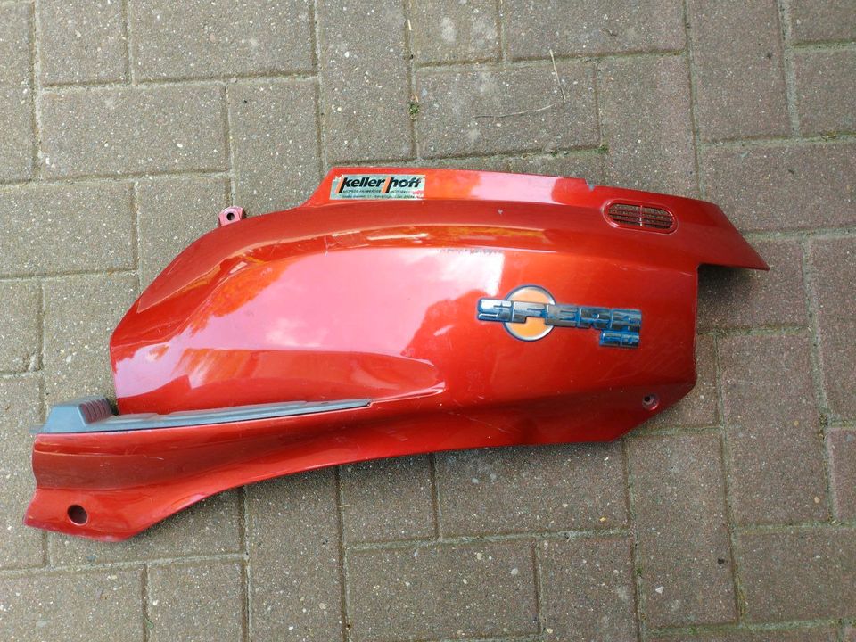 Piaggio Sfera 50 RST 125 RST Seitenverkleidung links in Gronau (Westfalen)