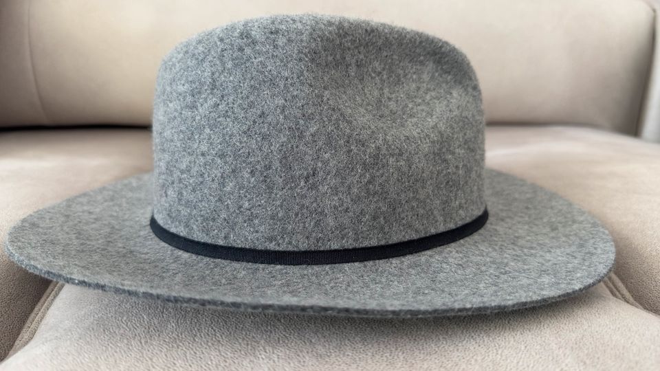 Review Unisex Hut aus 100% Wolle, Umfang 54 cm in Braunschweig
