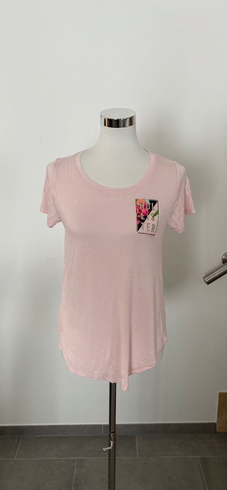 Neuwertig! Hollister T-Shirt, rose-print, Gr. S in Steinfurt