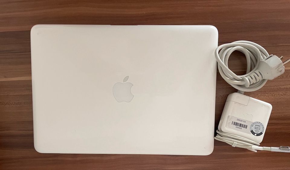 MacBooks k Unibody 13“ - 250 GB SSD - 8 GB RAM - Catalina in Haigerloch