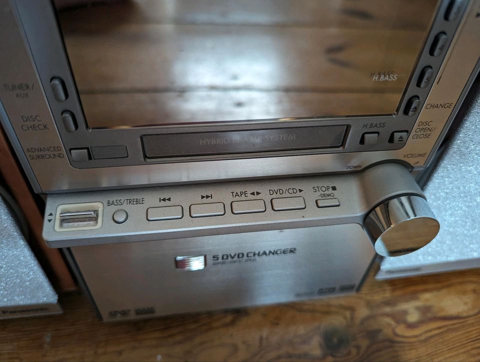 Panasonic DVD CD stereo Anlage mit Lautsprechern in Berlin