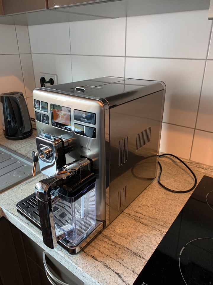 Kaffevollautomat Philips Saeco Exprelia HD8856 in Wolfenbüttel