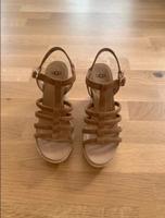 UGG Sandaletten, Größe 39, Absatzhöhe 10cm - Sehr guter Zustand Nordrhein-Westfalen - Siegburg Vorschau