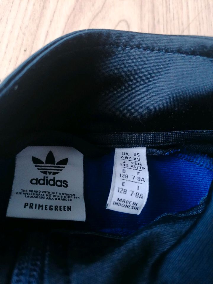 Trainingsjacke Adidas Größe 128 in Doberlug-Kirchhain