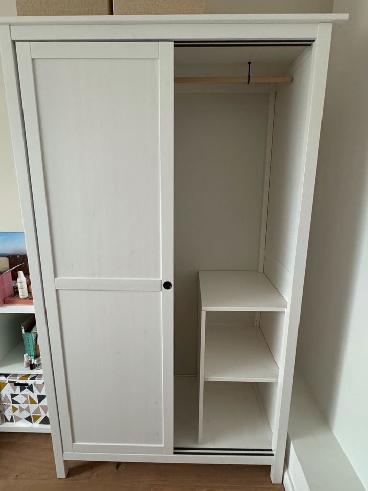 Hemnes Kleiderschrank in Bernau