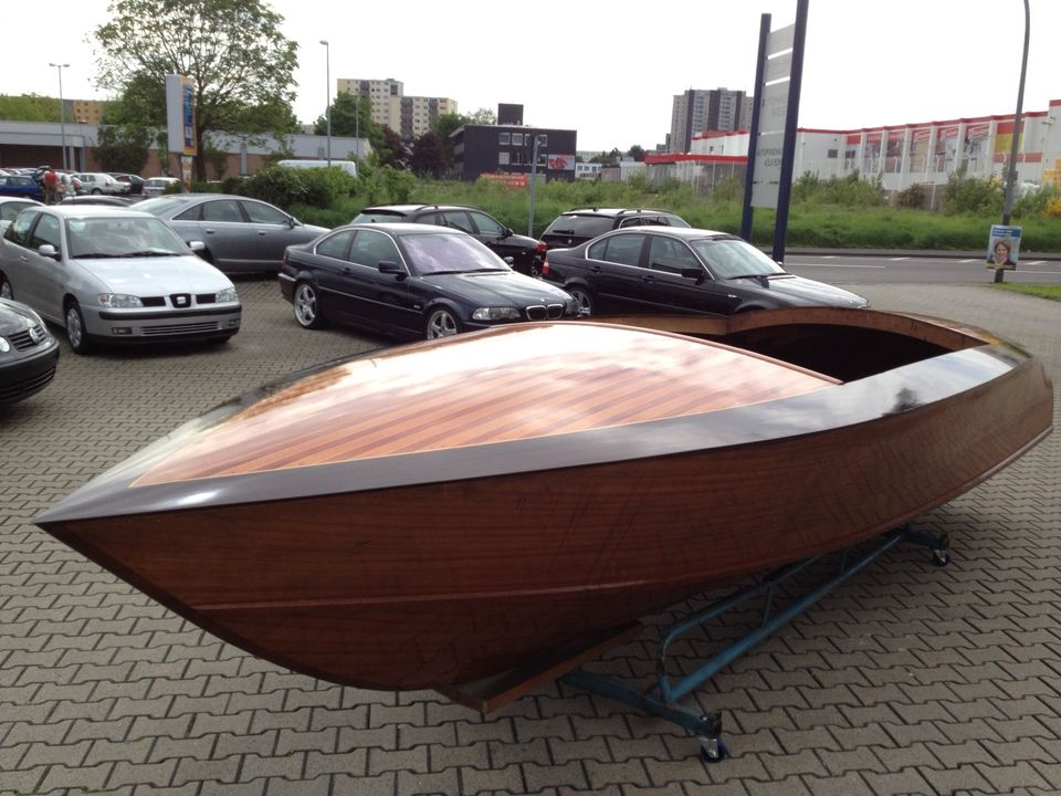 Donzi Mahagoni Holzboot in Köln