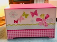 Spielzeugkiste, Aufbewahrungsbox, Schmetterlinge, rosa & weiß Köln - Ehrenfeld Vorschau