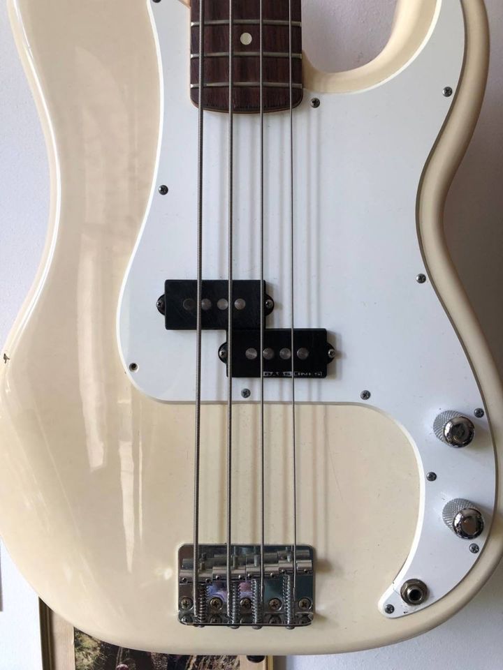 Fender Precision E Bass (Squire Series, Made in Mexico) in Berlin