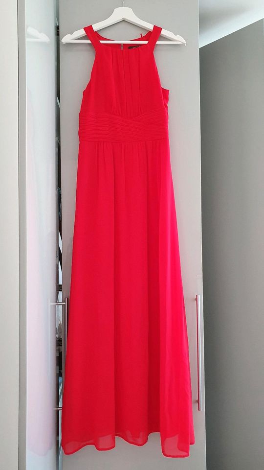 Rotes, langes Kleid von Esprit in Böblingen