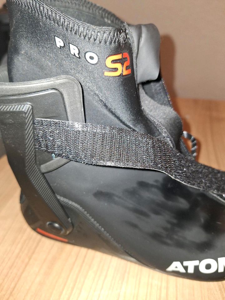 Atomic Skating Schuhe Größe 42 NNN Bindung in Barchfeld