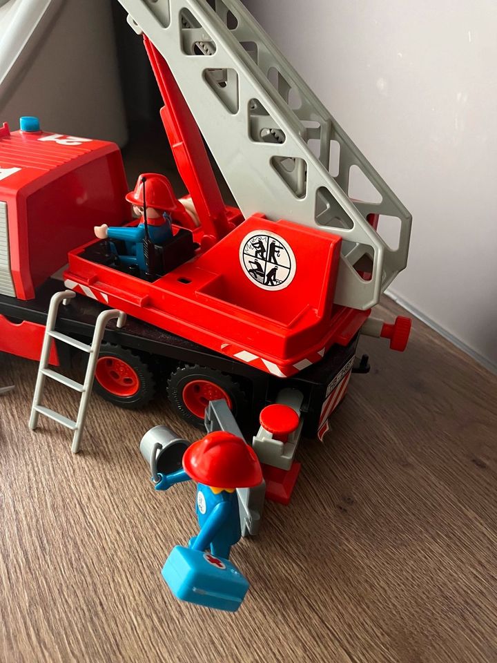 Playmobil 3525 Feuerwehr Leiterwagen in Ratingen