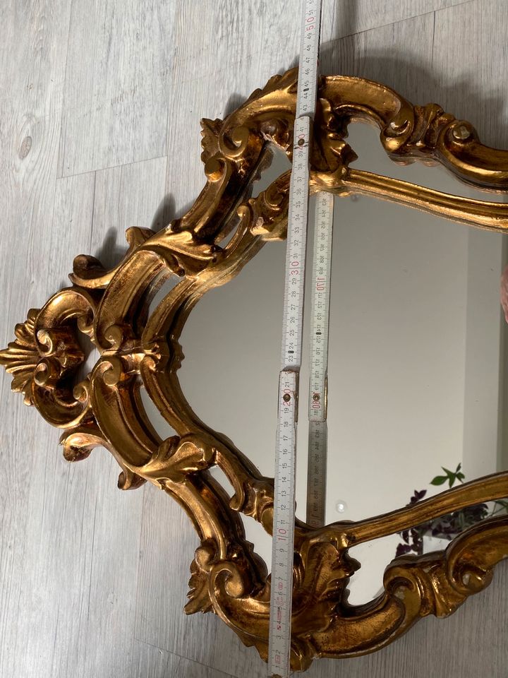 Goldener Spiegel in Halstenbek