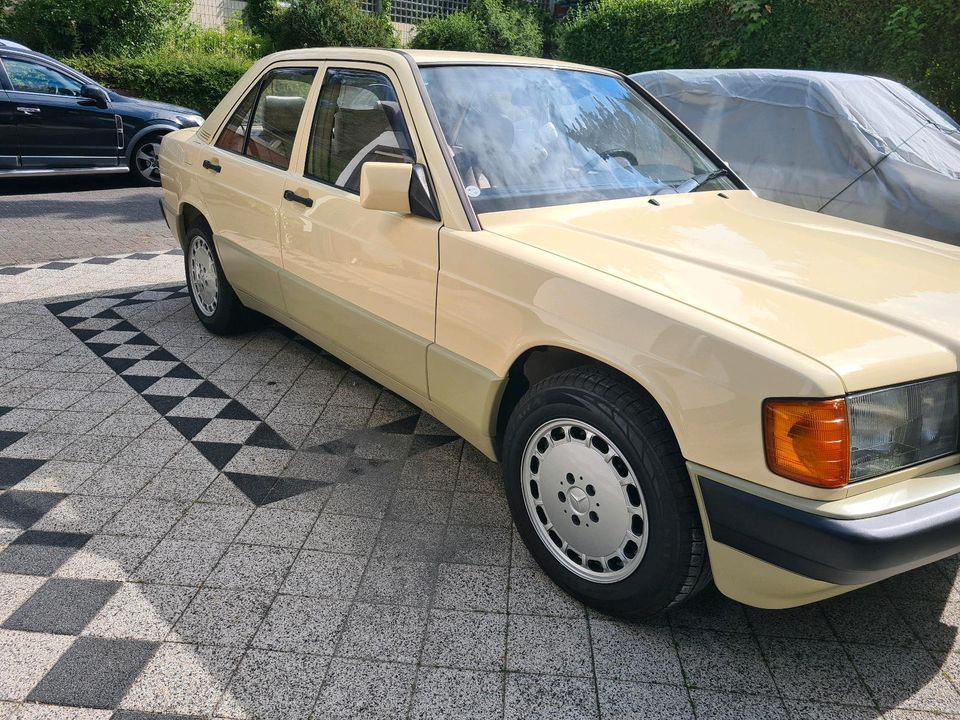 Mercedes-Benz 190 D 2.5 mit H-Kennzeichen Kein Taxi W201 Oldtimer in Köln